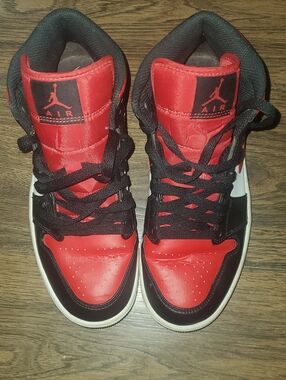 Nike JORDAN Red and Black High-Top Basketball Sneakers